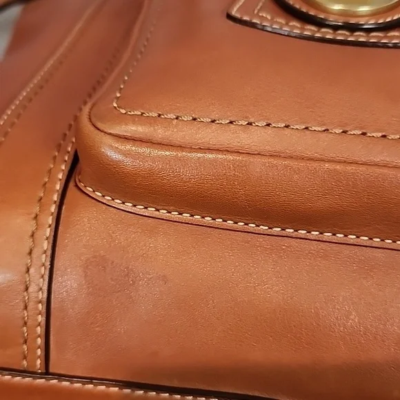 Coach Gigi Tote - Picture 9 of 17